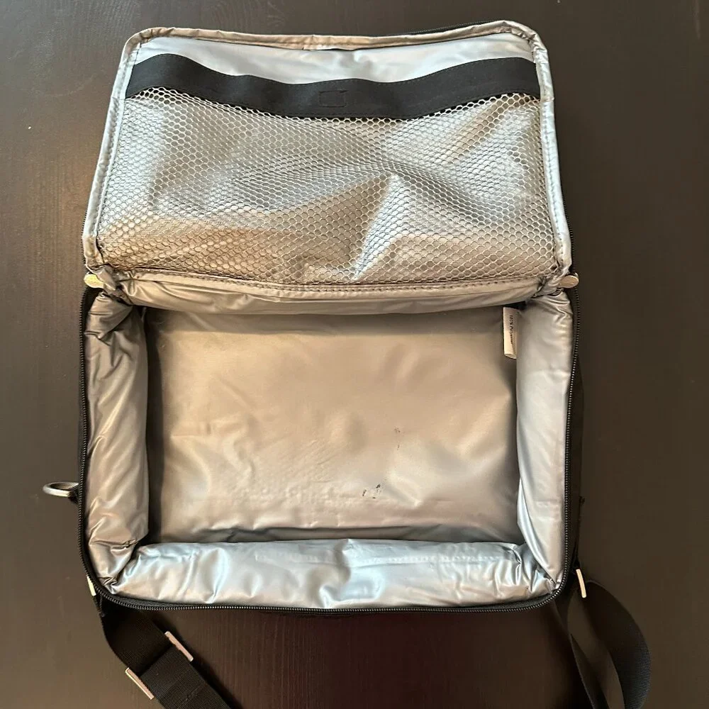 Insulated Lunch Cooler Bag – Black Shoulder Style with Monogram - Picture 4 of 4